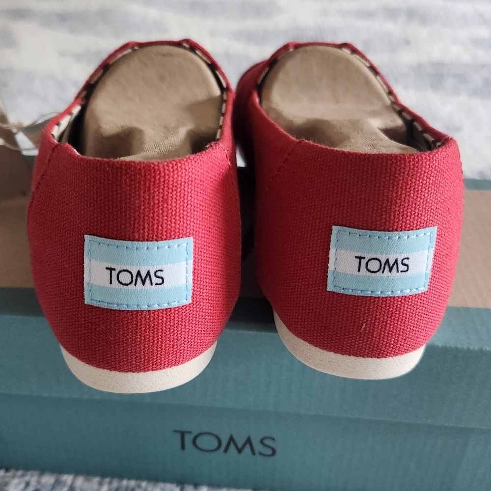Tom's womens Alpargata slip on canvas flats color red size 7.5 - Picture 4 of 11